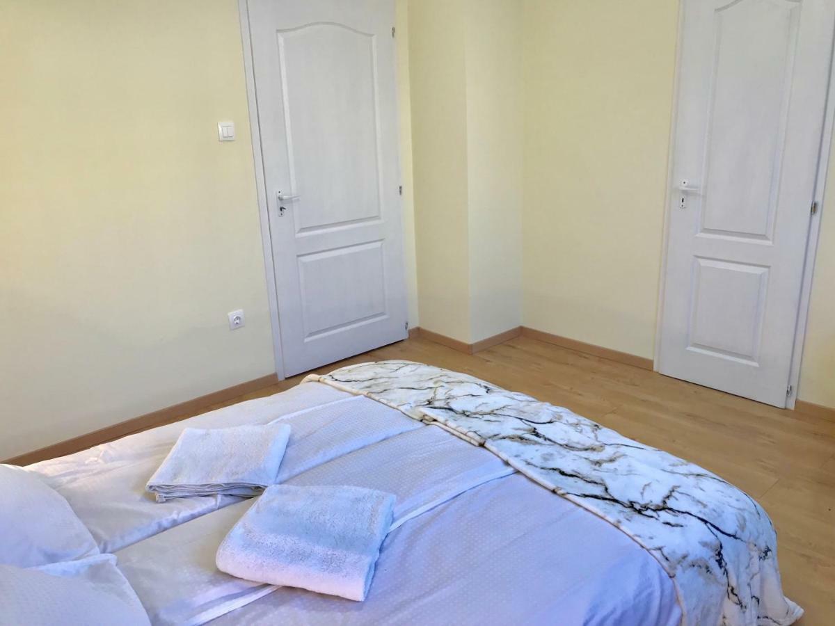 Ella Apartman Debrecen Exterior photo